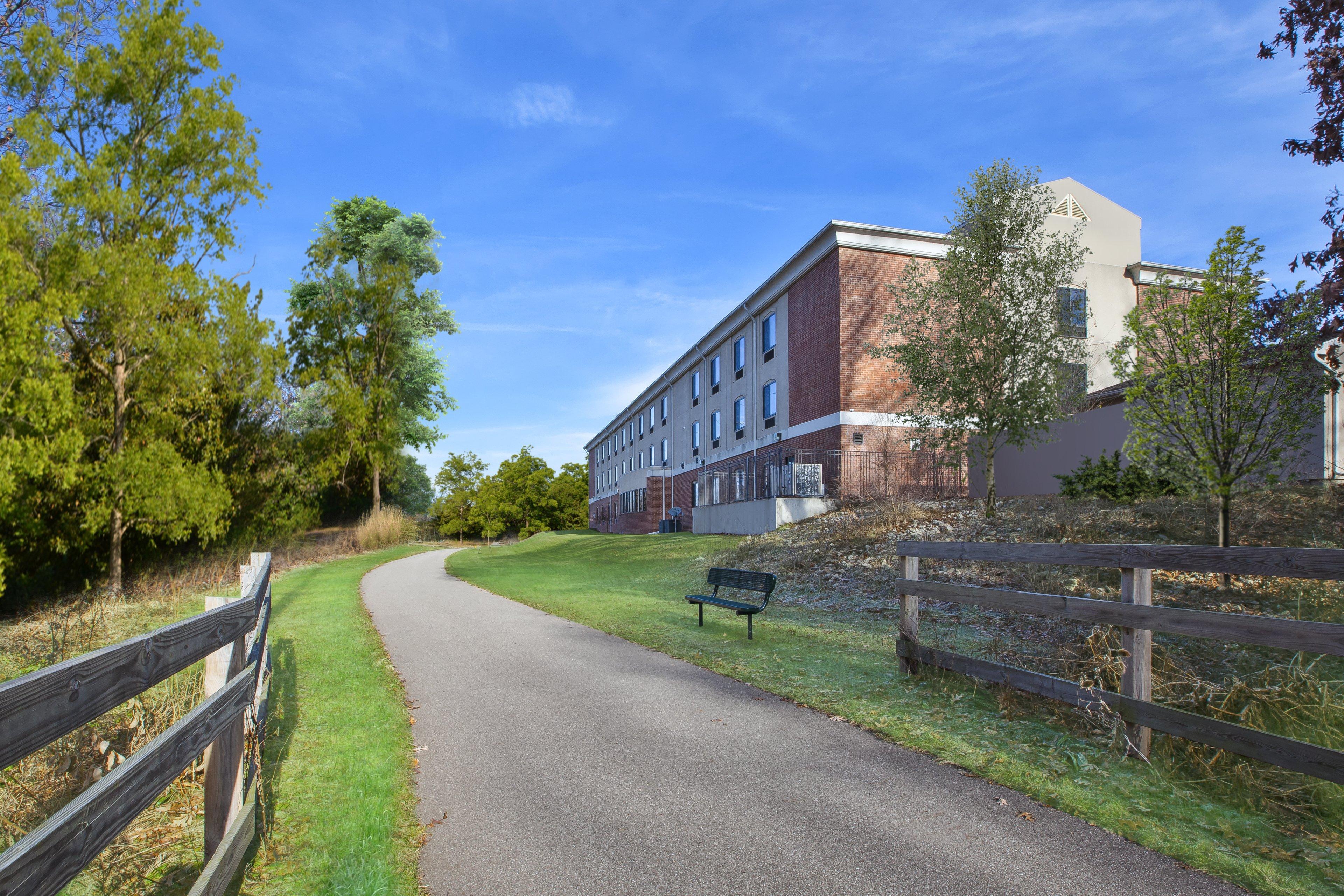 Holiday Inn Express Niles By Ihg Exteriér fotografie