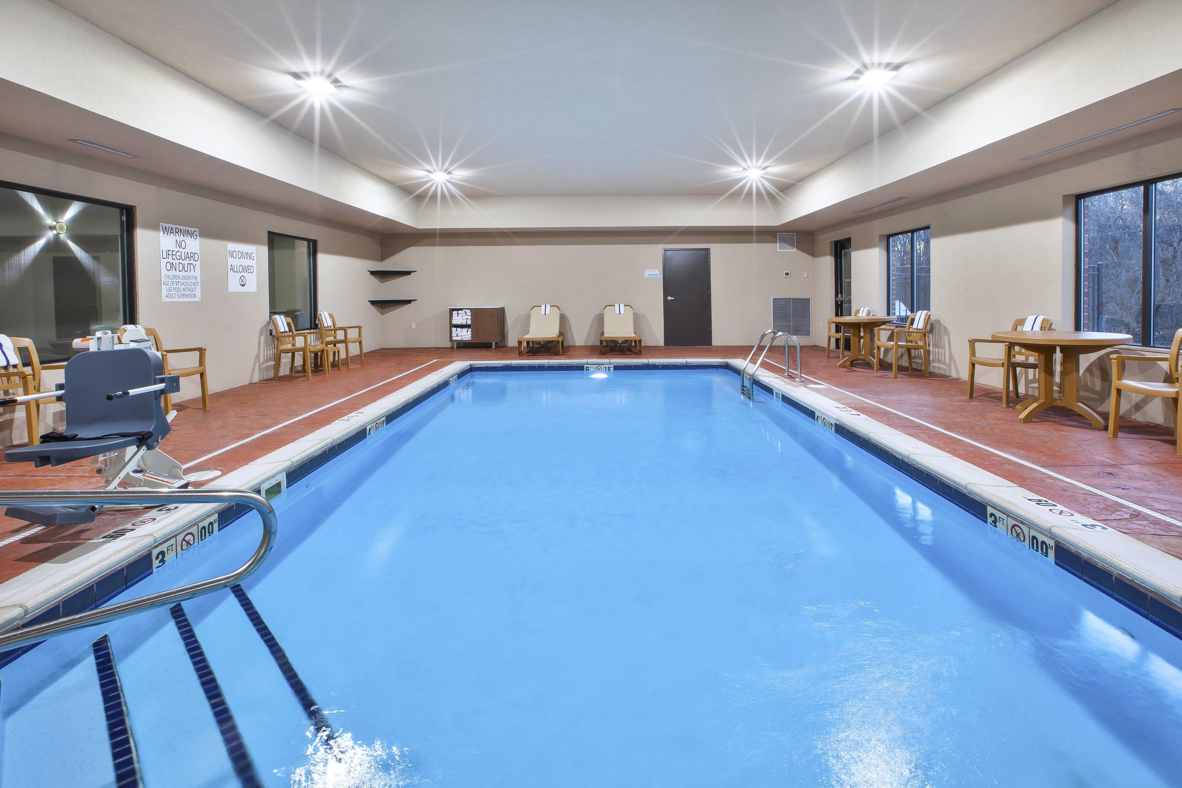 Holiday Inn Express Niles By Ihg Exteriér fotografie