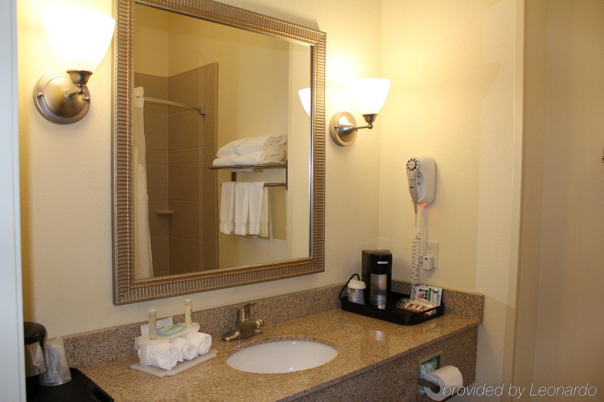 Holiday Inn Express Niles By Ihg Pokoj fotografie